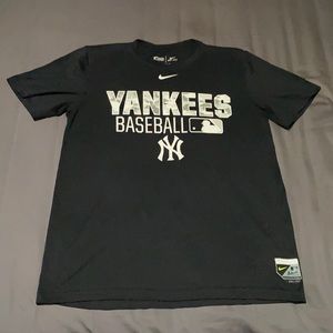 Yankees Nike t-shirt